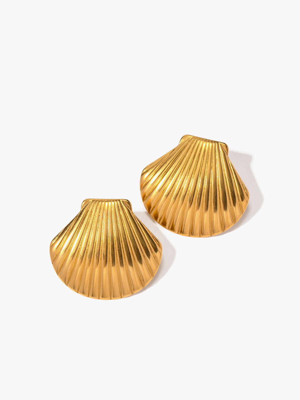Altın Kabuk Küpe 18K Kaplama Titan Çelik