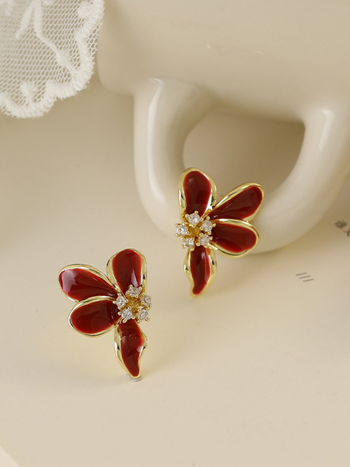 Vintage Kristal Çiçekli Küpe Bordo Rhinestone Detaylı