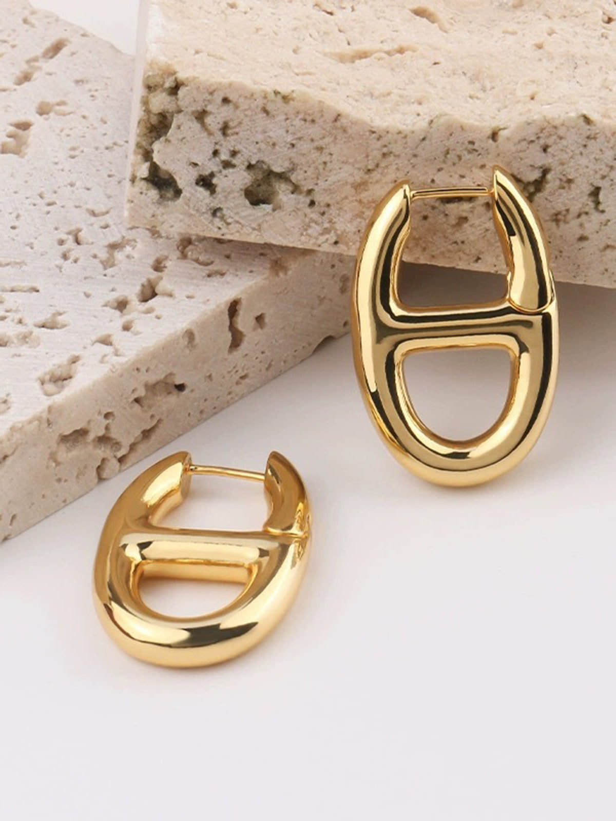 Altın Domuz Burunlu Küpe Minimalist Tasarım