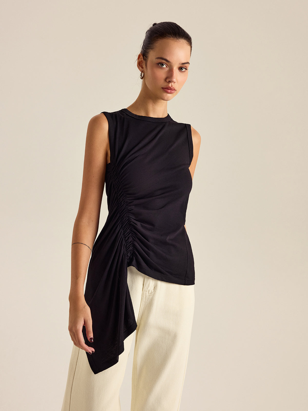 Asimetrik Pileli Kolsuz Atlet Siyah Slim Fit