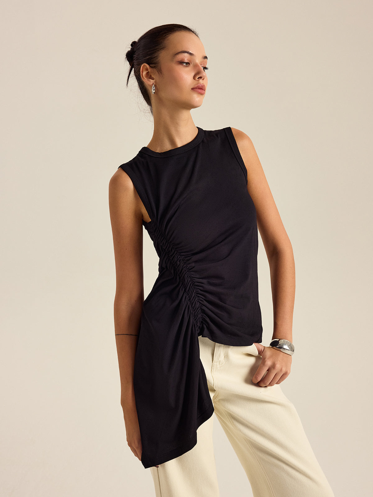 Asimetrik Pileli Kolsuz Atlet Siyah Slim Fit